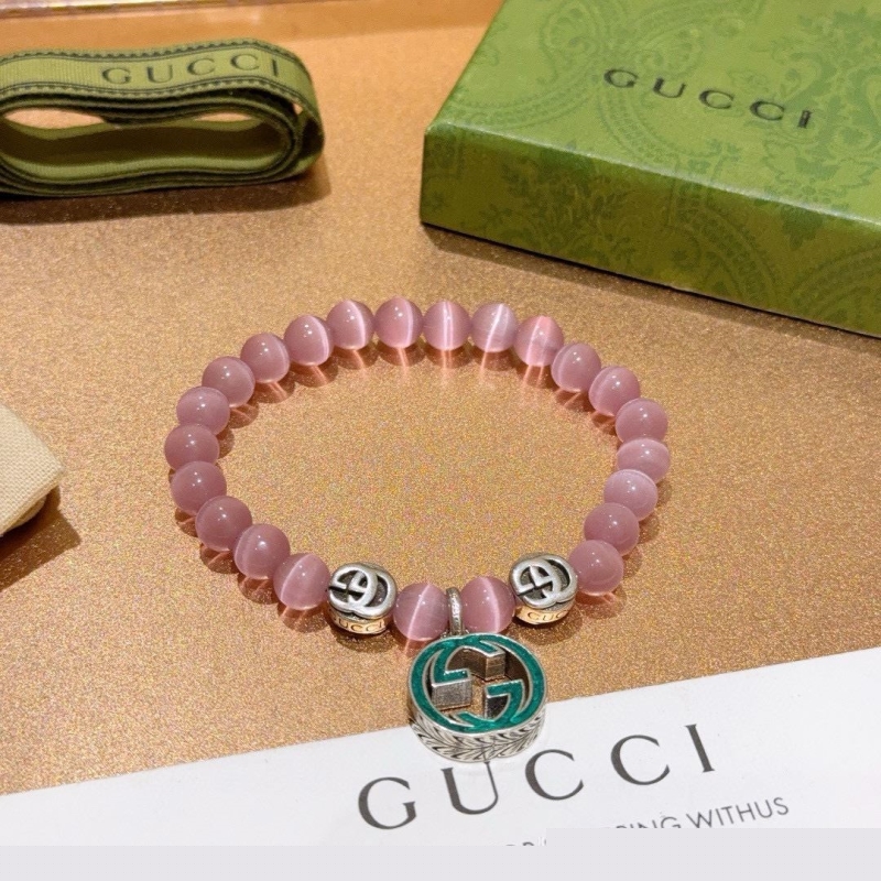 G*u*i bracelets
